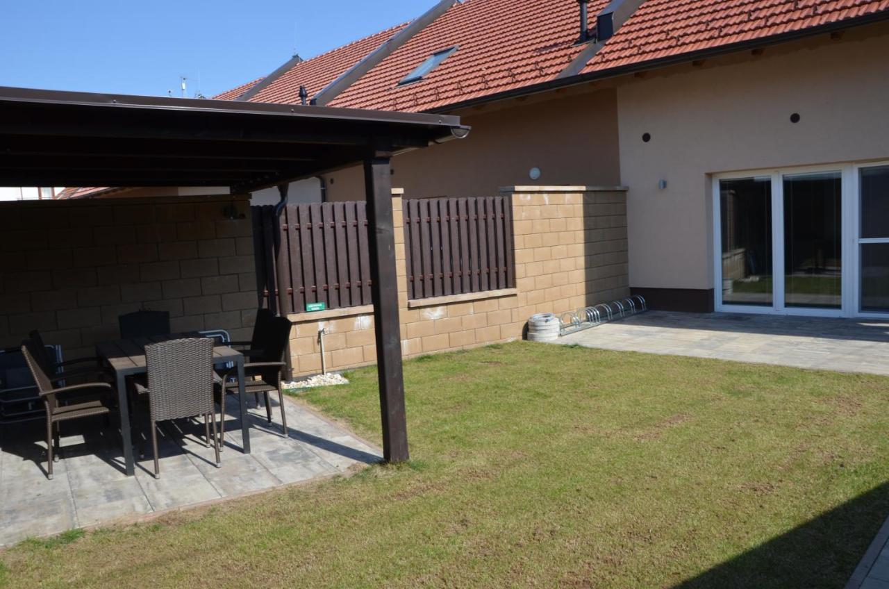 Apartmany Za Dvorem Velke Pavlovice Bagian luar foto