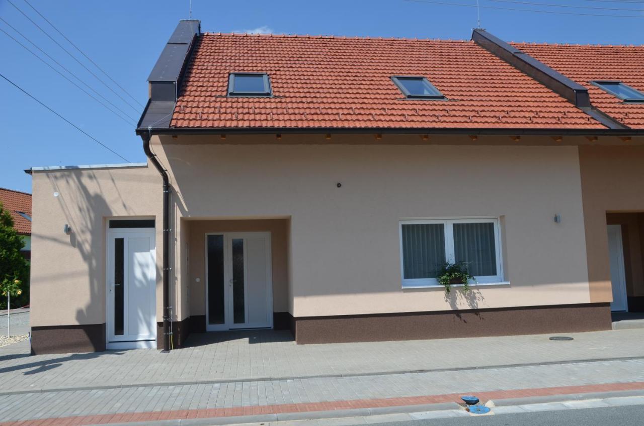 Apartmany Za Dvorem Velke Pavlovice Bagian luar foto