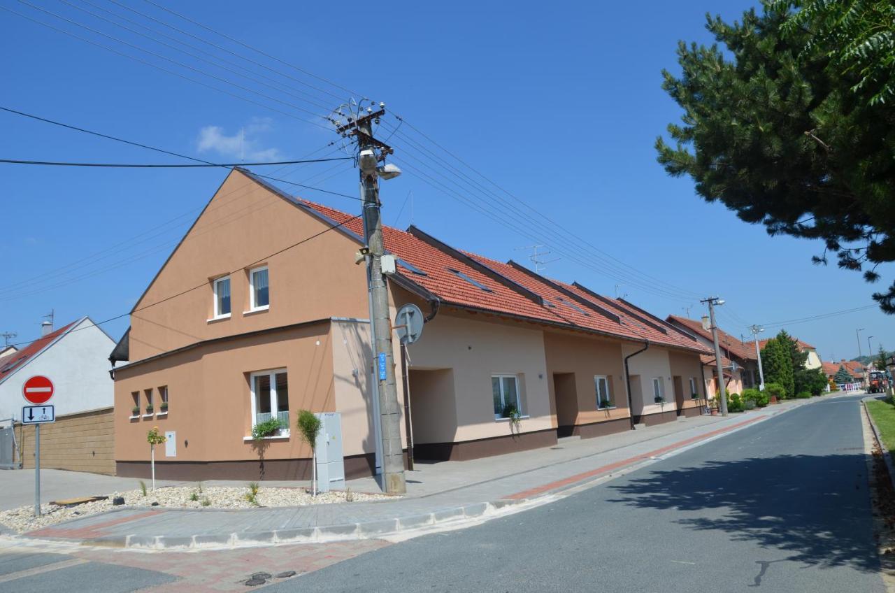 Apartmany Za Dvorem Velke Pavlovice Bagian luar foto