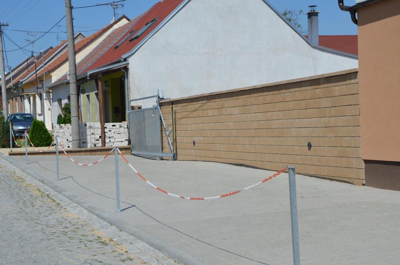 Apartmany Za Dvorem Velke Pavlovice Bagian luar foto