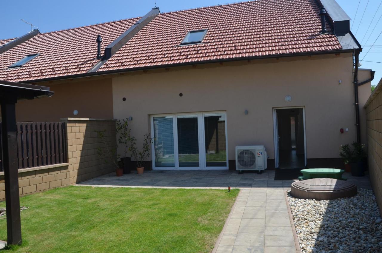 Apartmany Za Dvorem Velke Pavlovice Bagian luar foto